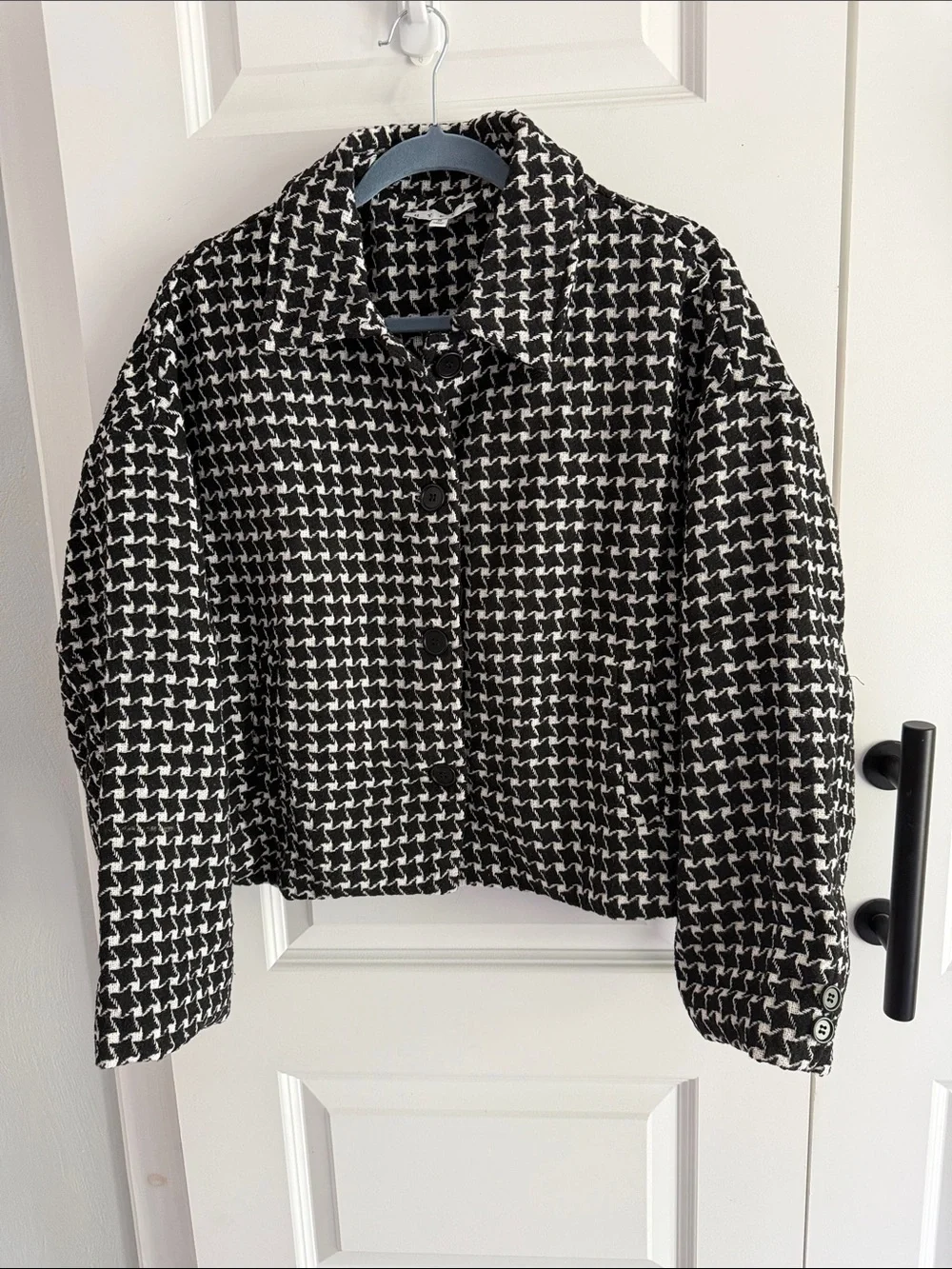 Houndstooth black and white button jacket with pockets